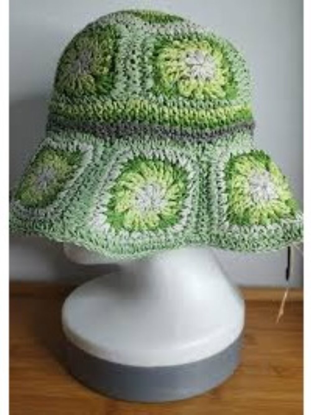Steve Madden Green Crochet Bucket Hat - Picture 9 of 10